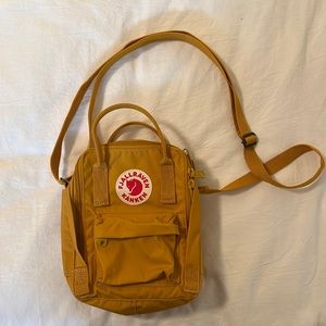 FJALLARVEN KANKEN Mini Side Bag